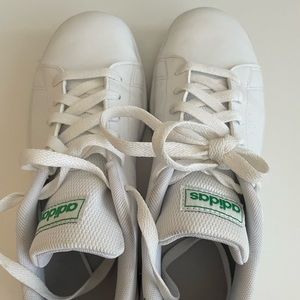 Adidas advantage sneakers (white with green logo)